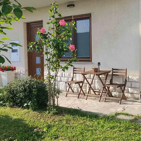 Διαμέρισμα Bella Vista 1 *